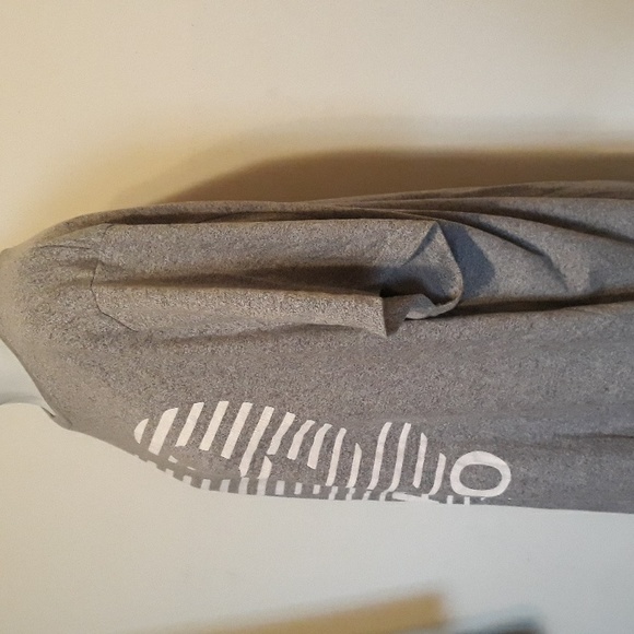 HP🏆 Aeropostale 4XL Gray And White Graphic Tee - Picture 4 of 9